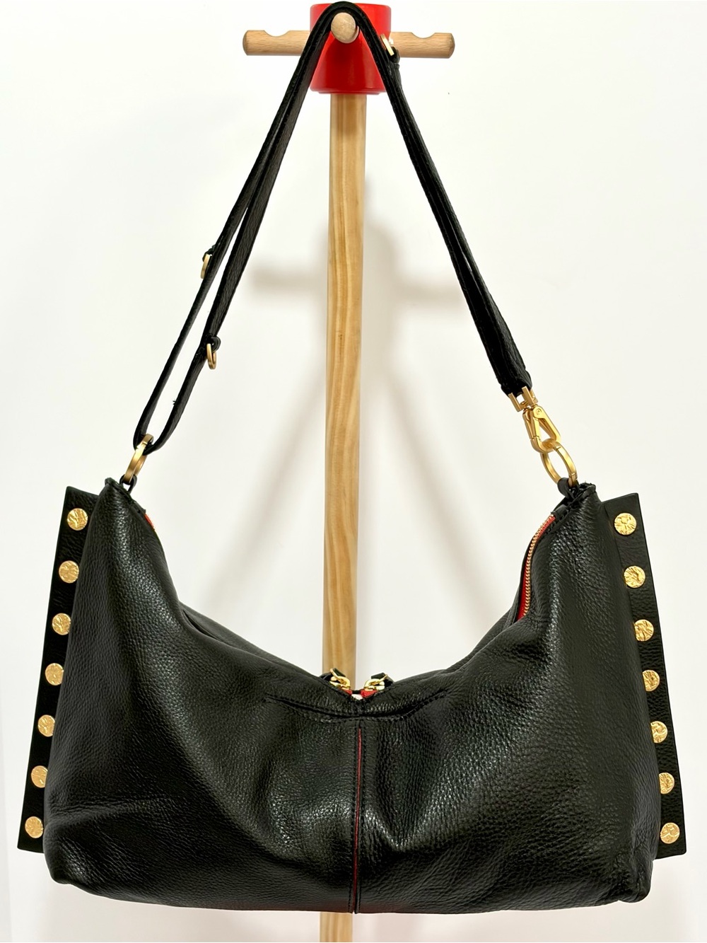HAMMITT Mr G. Shoulder Bag In Black Leather/Brushed Gold Hammered Rivets/Red Zip - Picture 2 of 15